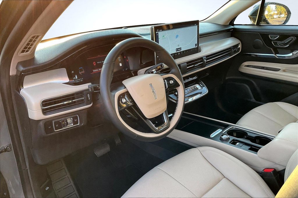 Certified 2026 Lincoln Corsair Premiere FWD image 16