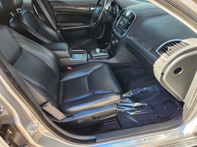 Used 2018 Chrysler 300 Limited w/ Safetytec Plus Group image 12