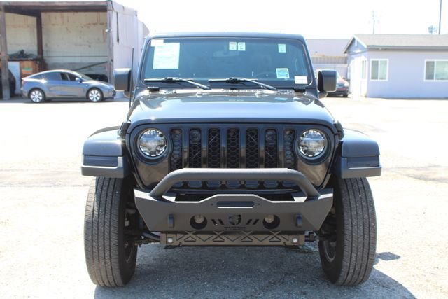 Used 2020 Jeep Gladiator Overland w/ Popular Equipment Package AWD/4WD image 2