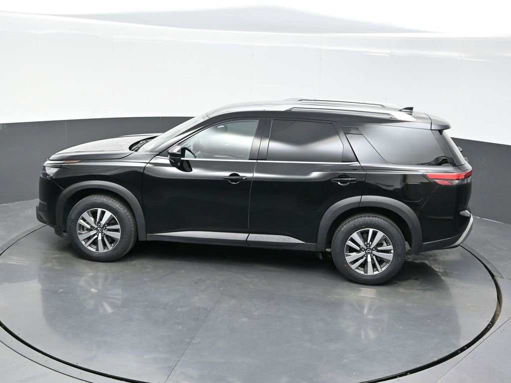 Used 2025 Nissan Pathfinder SL image 45