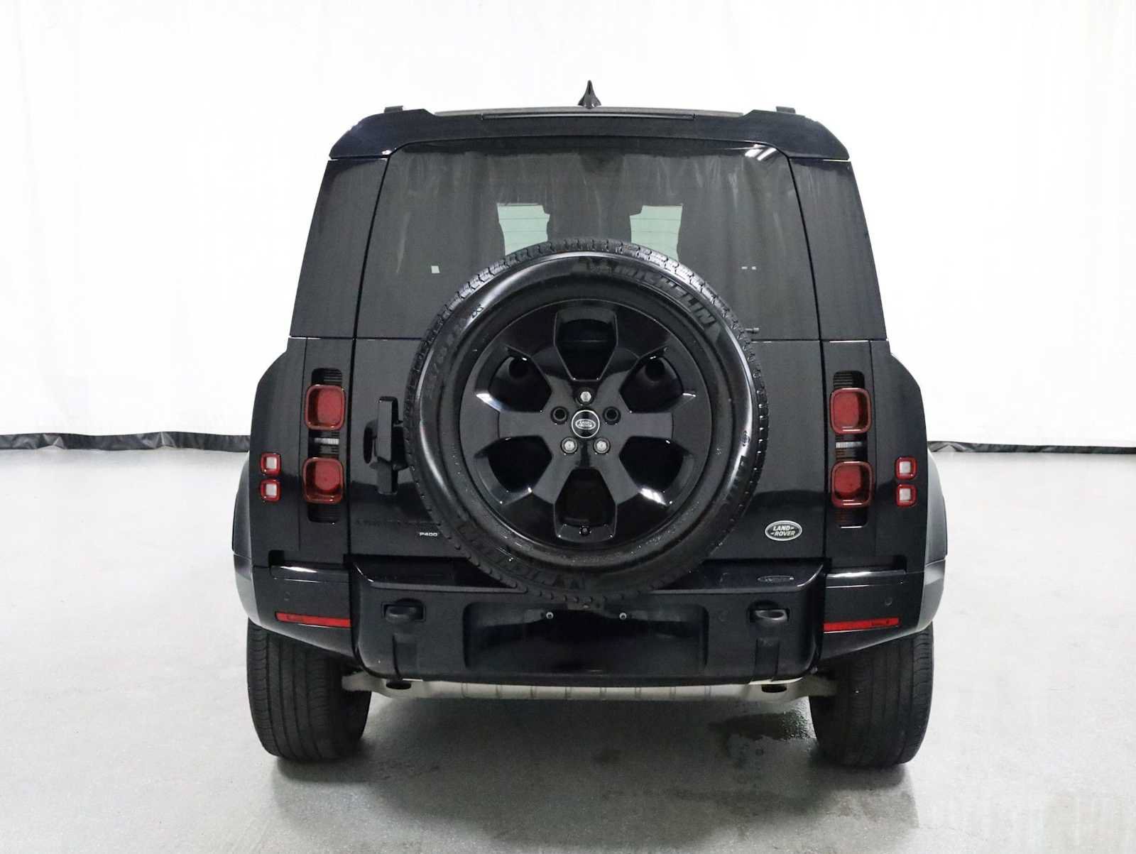Used 2023 Land Rover Defender 90 X-Dynamic SE AWD/4WD image 7