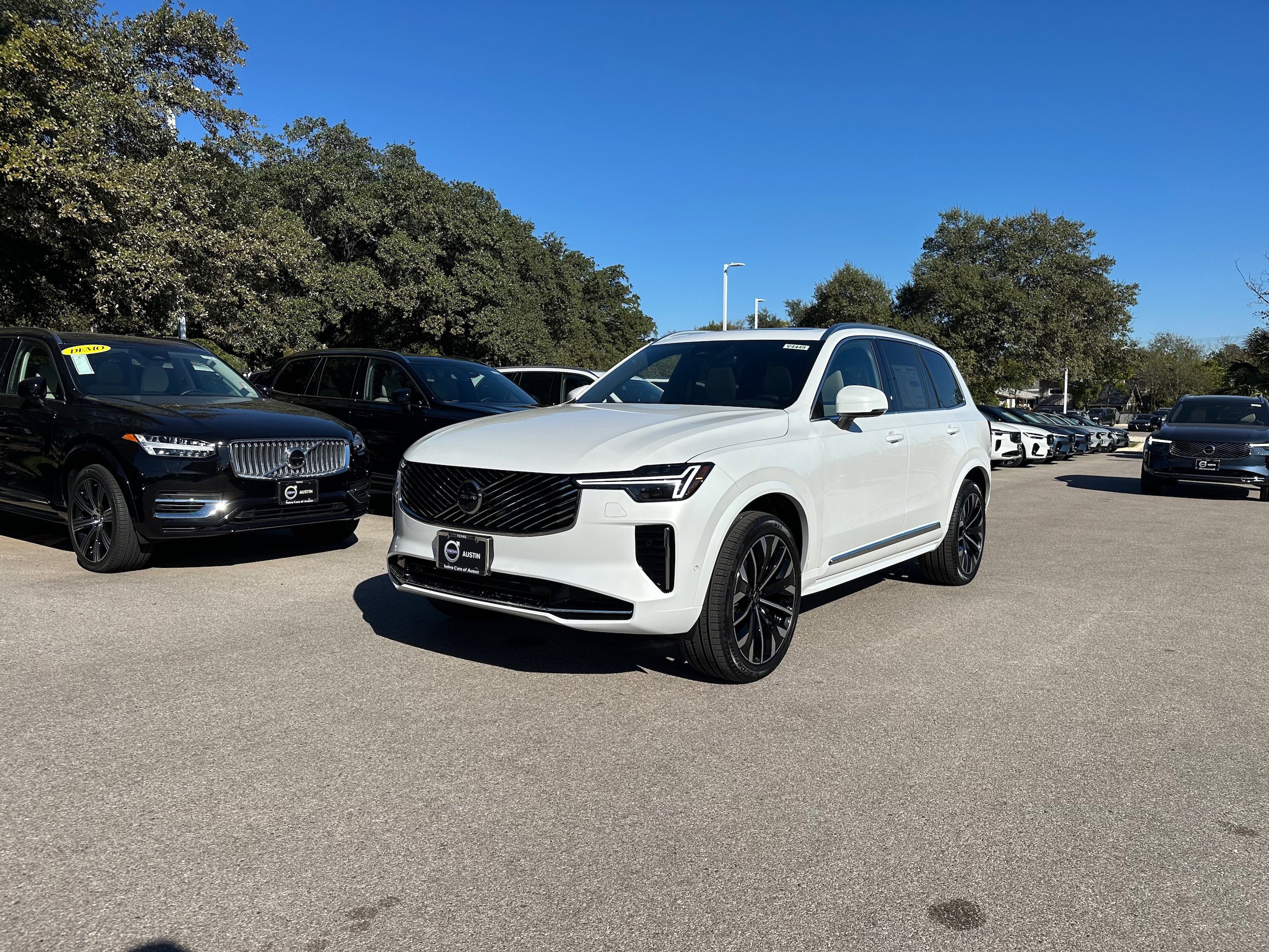 New 2026 Volvo XC90 B6 Plus w/ Protection Package Premier image 2