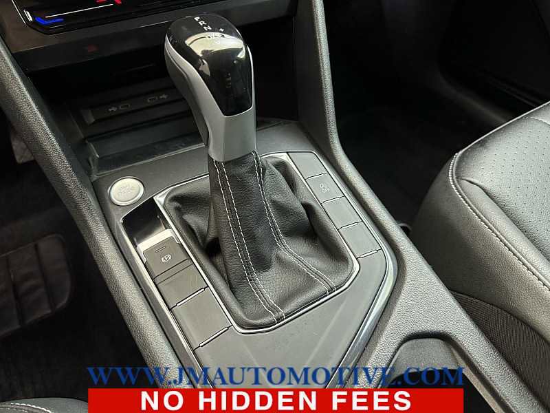 Used 2024 Volkswagen Tiguan SE image 34
