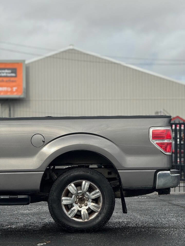 Used 2013 Ford F150 XLT w/ Luxury Equipment Group image 16