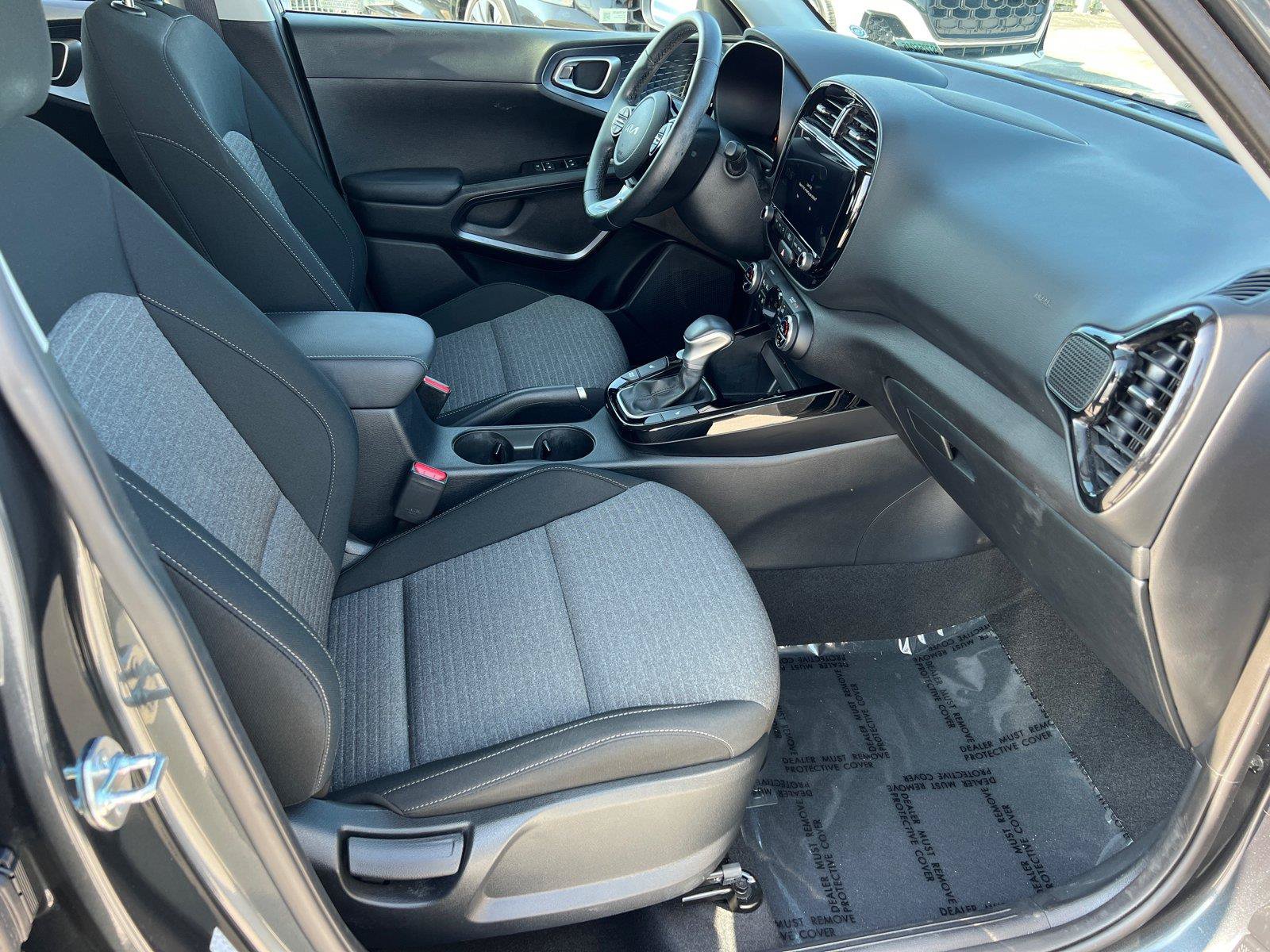 Used 2025 Kia Soul EX FWD image 13
