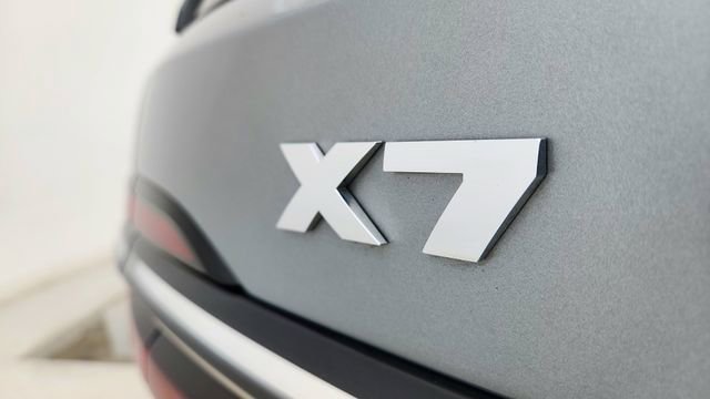 Used 2023 BMW X7 M60i w/ Executive Package image 17