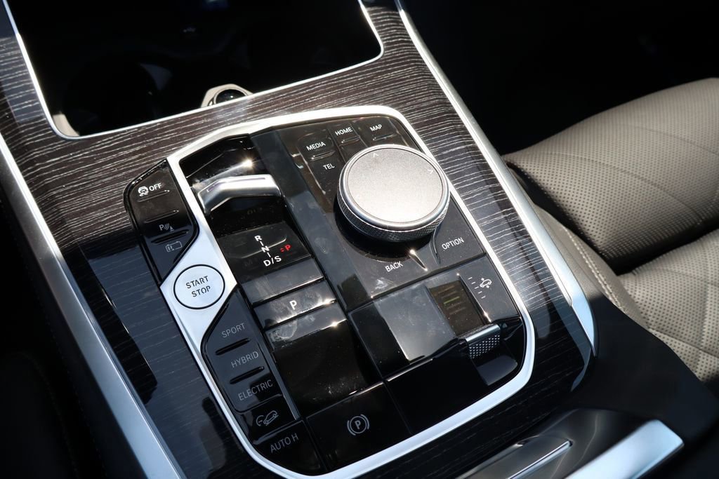 New 2026 BMW X5 xDrive50e image 11