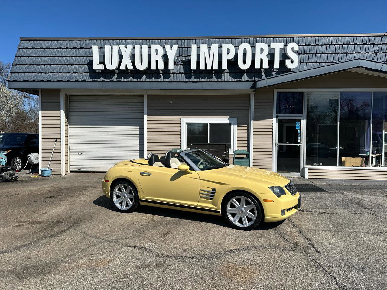 Used 2005 Chrysler Crossfire Limited RWD image 2