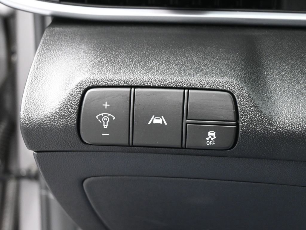 Used 2023 Hyundai Elantra SEL w/ Convenience Package image 17