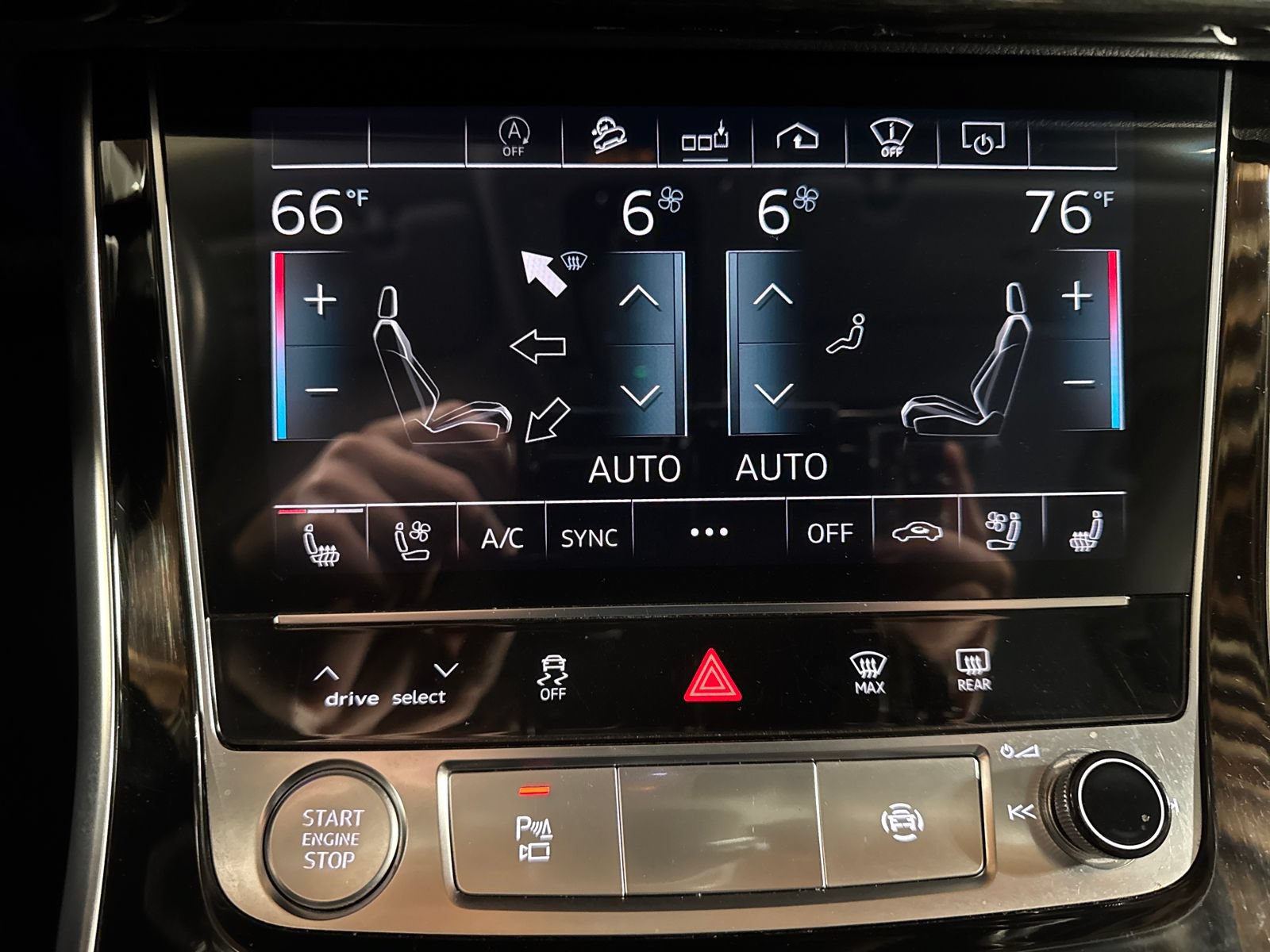 Used 2020 Audi Q8 Prestige w/ Prestige Package AWD/4WD image 19