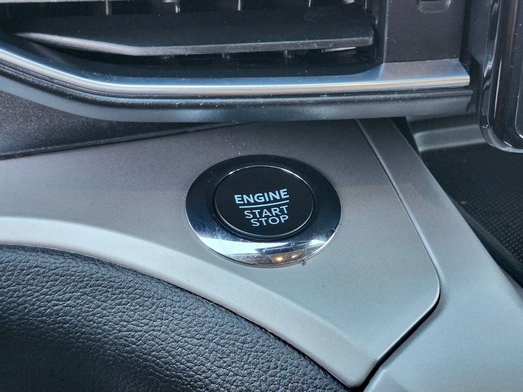 Certified 2022 Ford Explorer XLT w/ Equipment Group 202A image 25