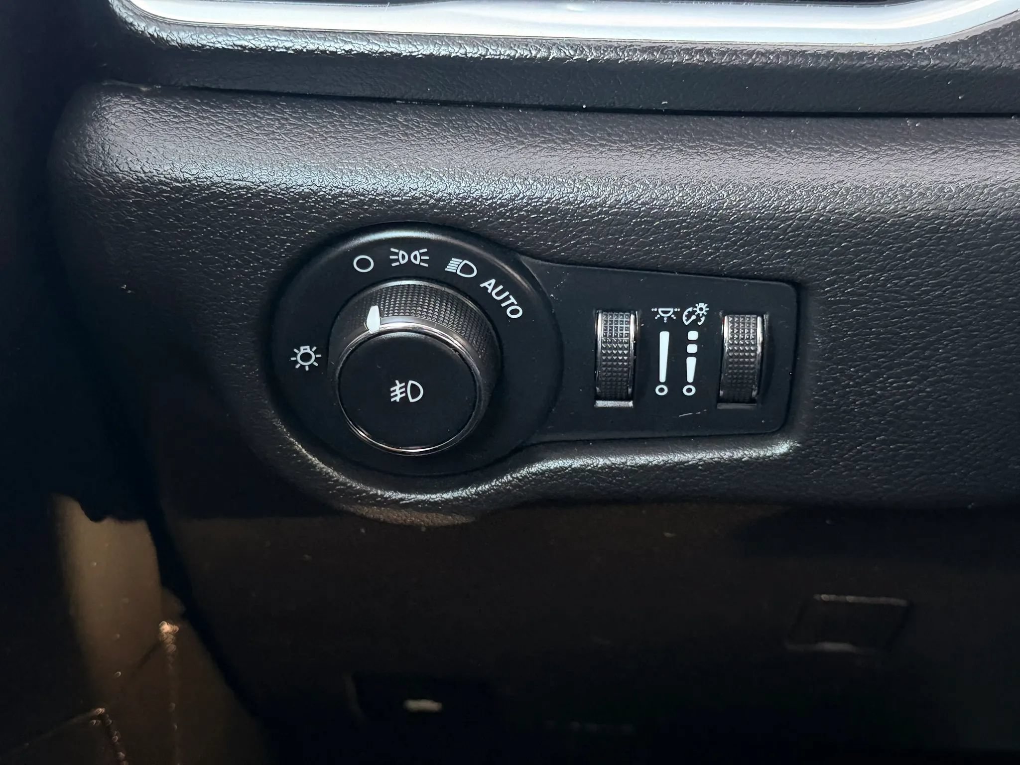 Used 2019 Chrysler Pacifica Touring-L Plus w/ Advanced Safetytec Group FWD image 43