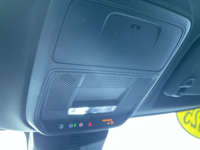 Used 2025 Chevrolet Traverse LT image 35