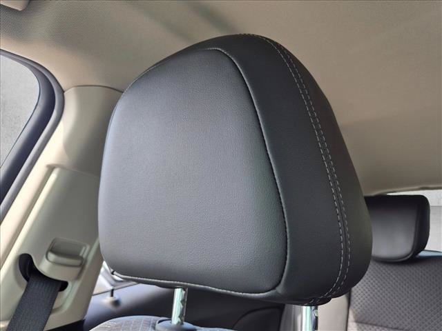 Used 2021 Buick Encore Preferred AWD/4WD image 12