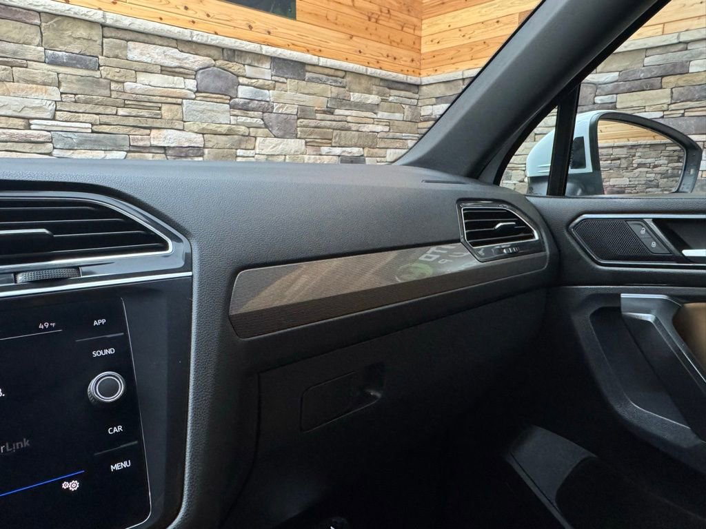 Used 2023 Volkswagen Tiguan SE w/ Panoramic Sunroof Package image 38