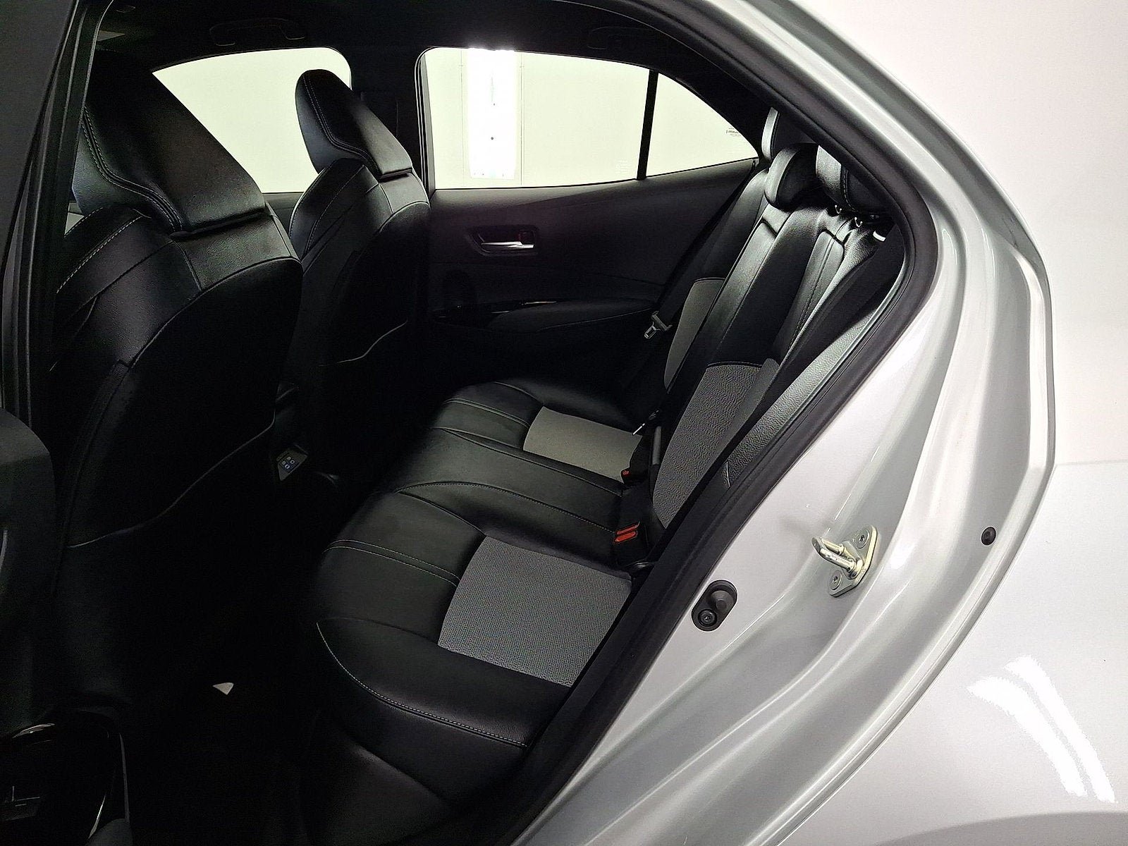 Used 2023 Toyota Corolla XSE FWD image 12