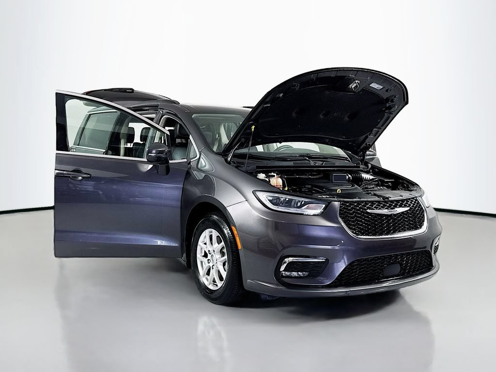 Used 2022 Chrysler Pacifica Touring-L FWD image 18