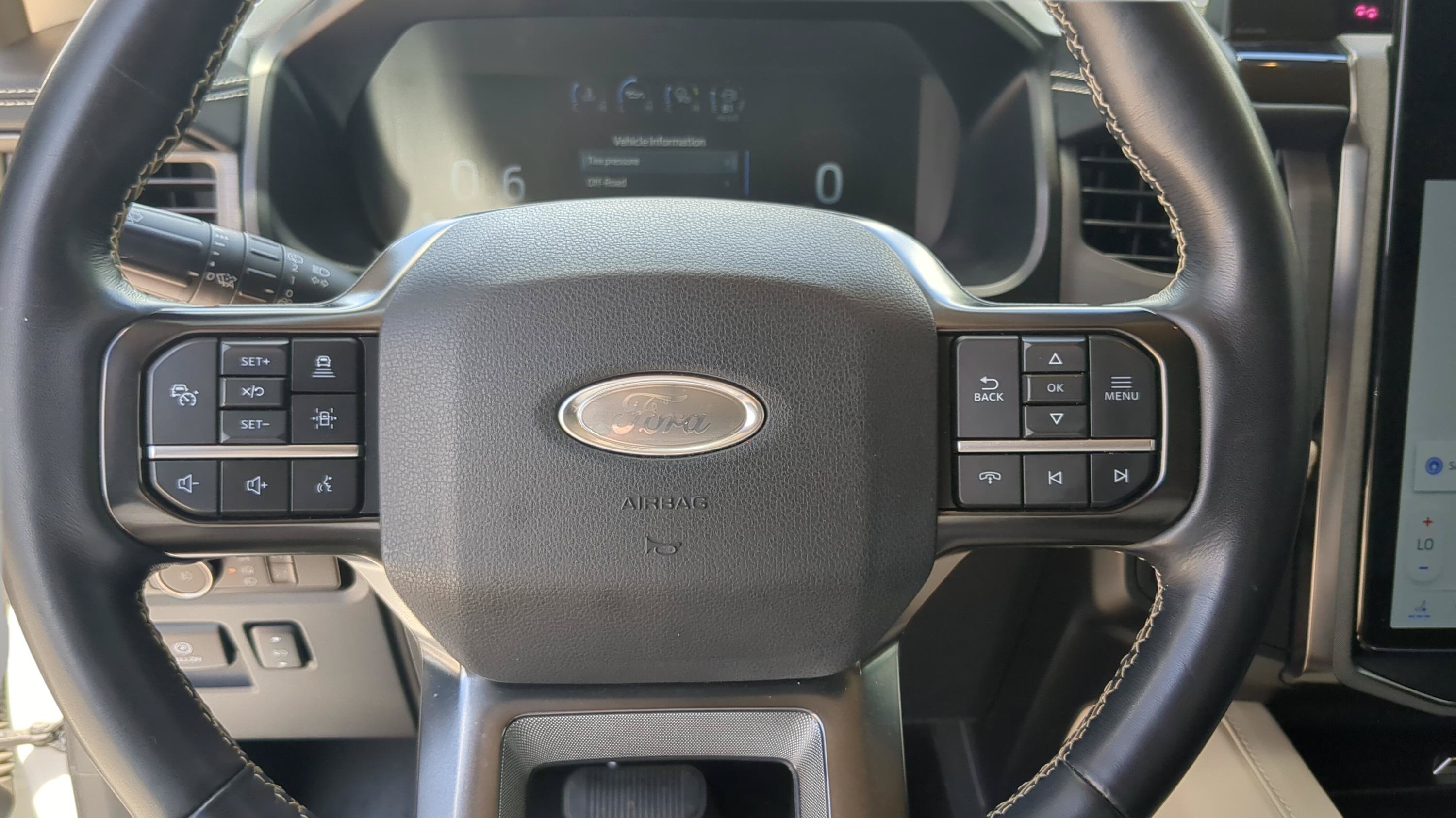 Used 2023 Ford Expedition Max Platinum AWD/4WD image 12