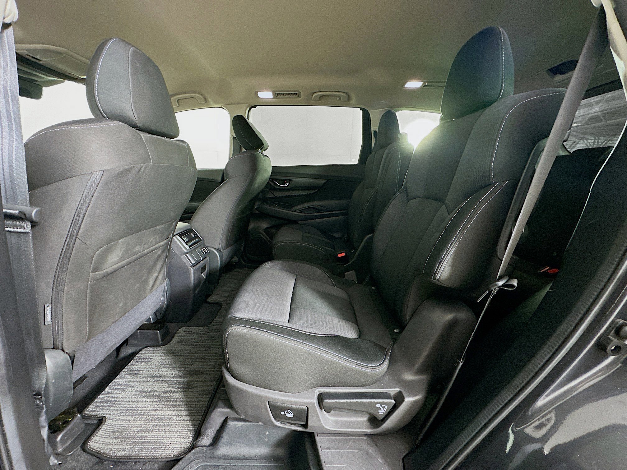 Used 2025 Subaru Ascent Premium image 27