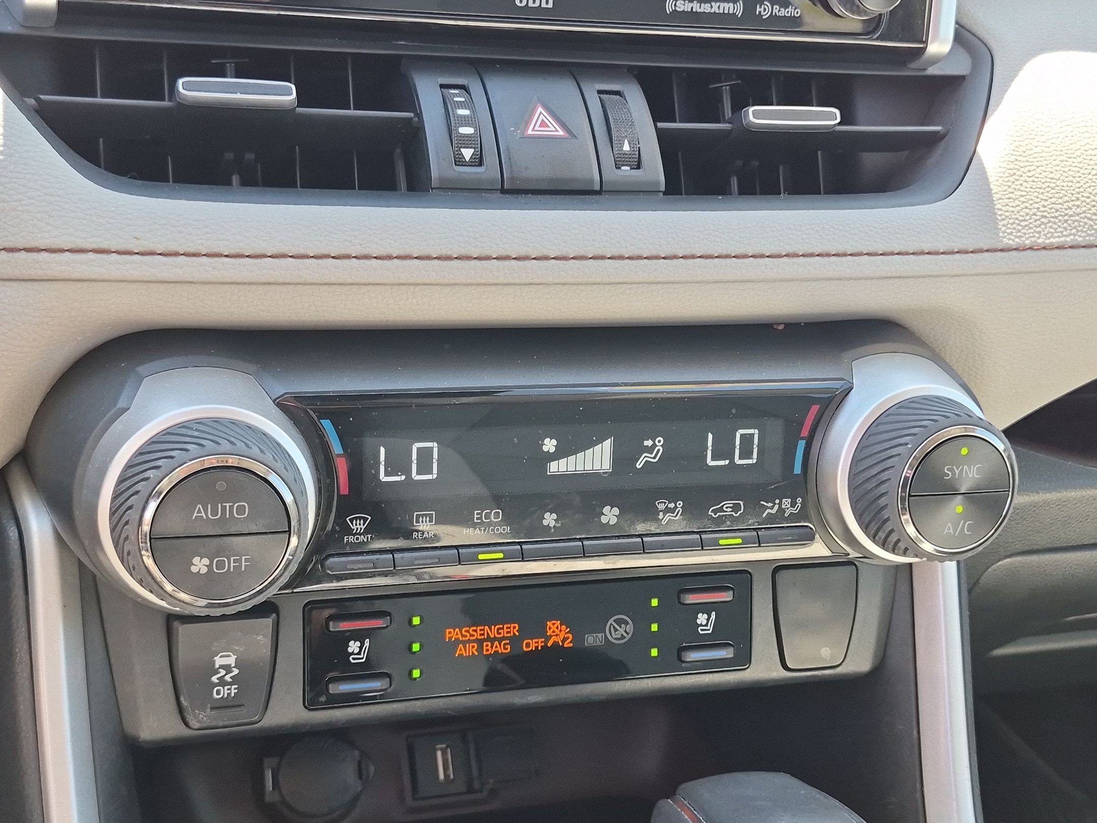 Used 2020 Toyota RAV4 Limited AWD/4WD image 21