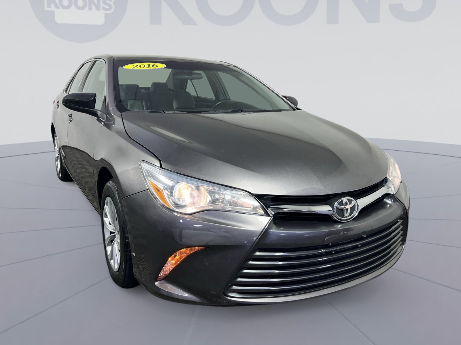 Used 2016 Toyota Camry LE image 8