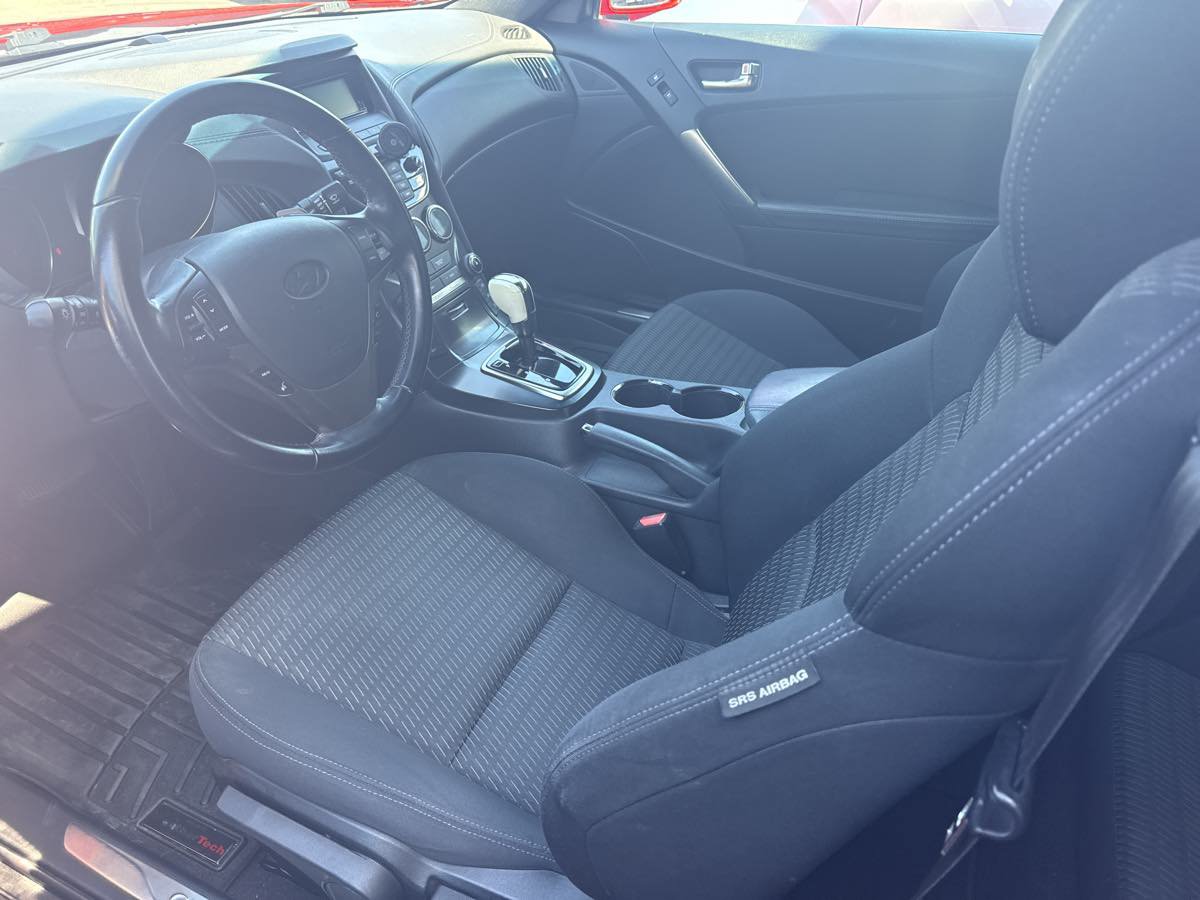Used 2013 Hyundai Genesis 2.0T RWD image 9
