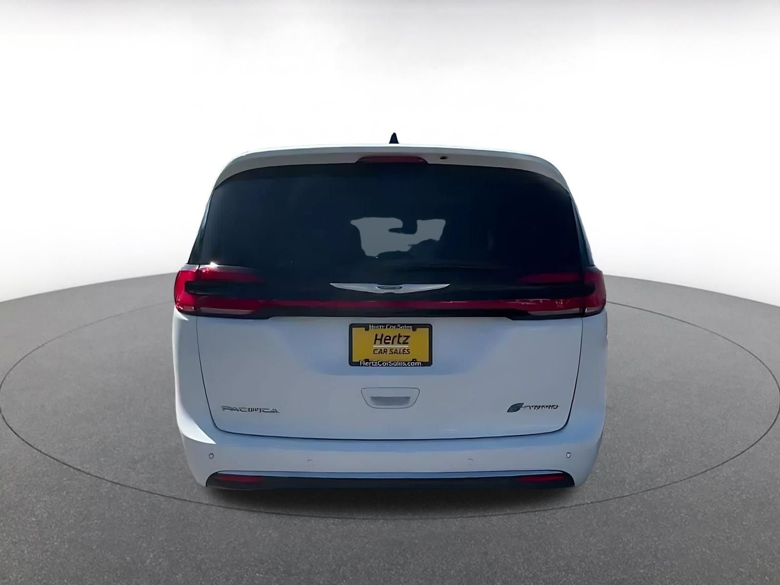 Used 2023 Chrysler Pacifica Touring-L FWD image 12