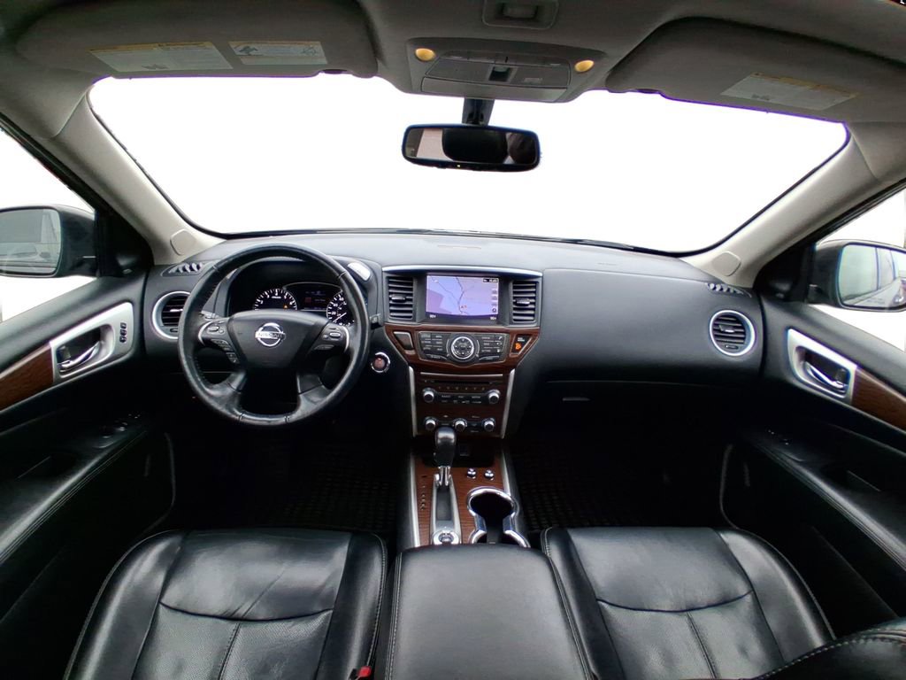 Used 2020 Nissan Pathfinder Platinum image 11