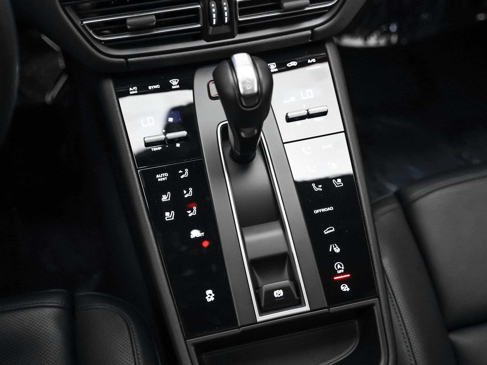 Certified 2025 Porsche Macan image 20