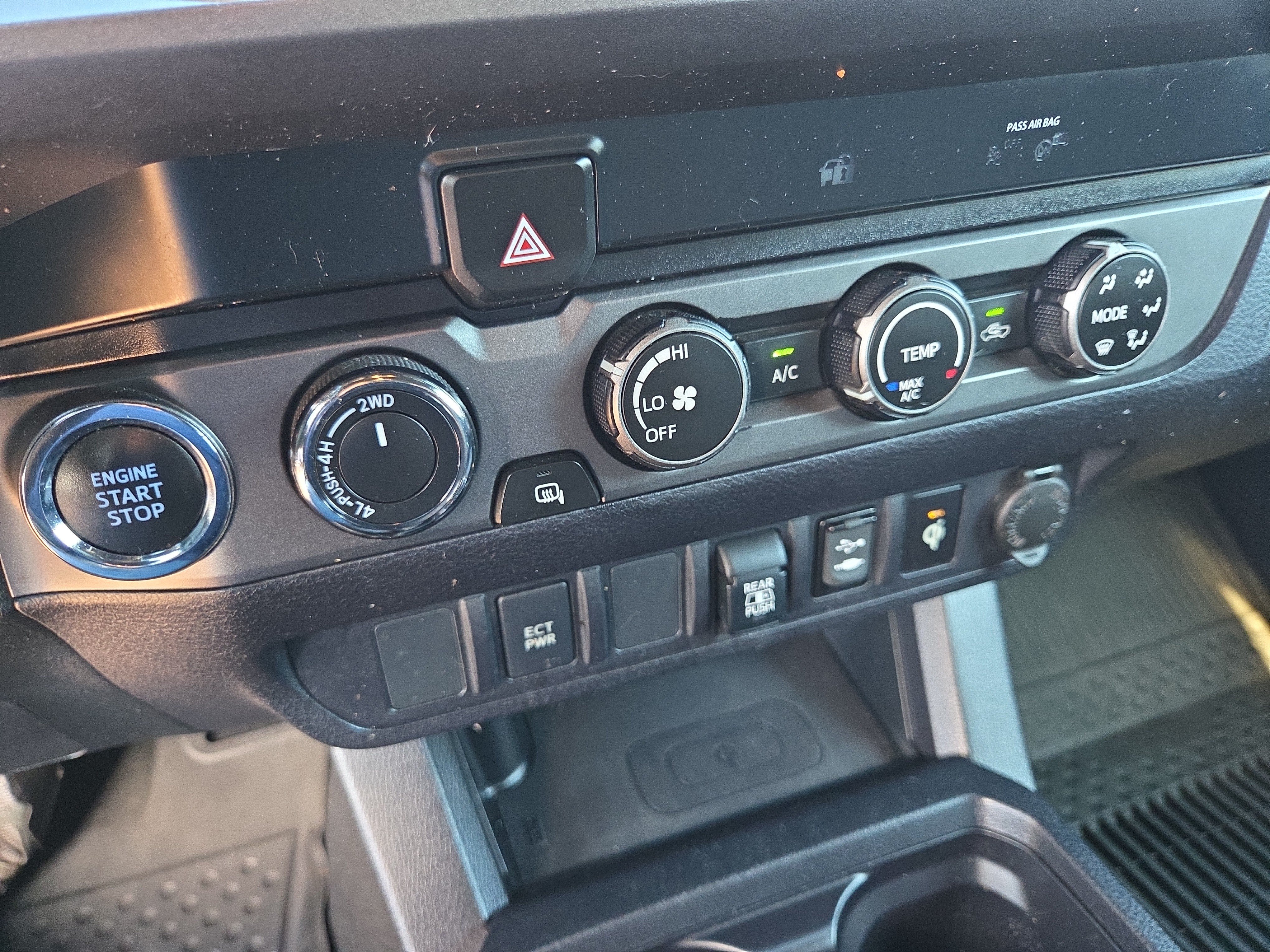 Certified 2019 Toyota Tacoma TRD Sport AWD/4WD image 24