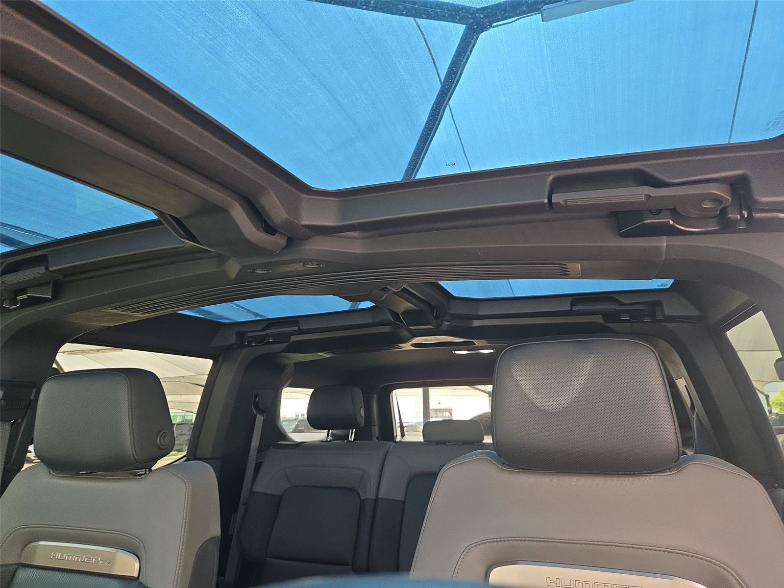 Used 2024 GMC Hummer EV 3X w/ LPO, Illumination Package AWD/4WD image 9