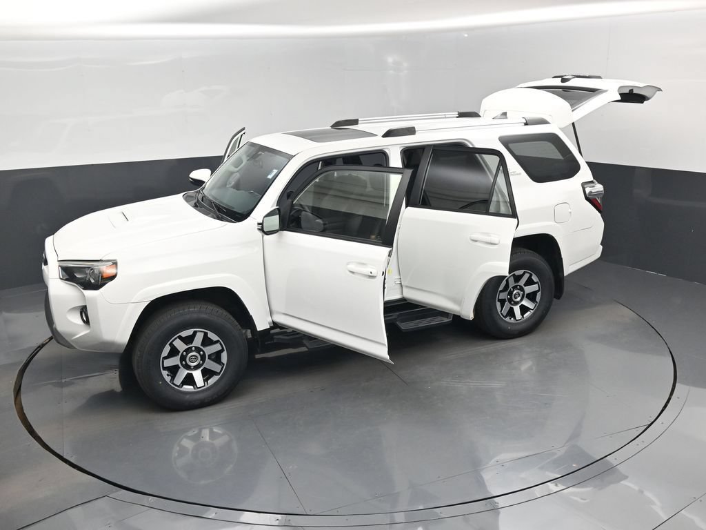 Used 2018 Toyota 4Runner TRD Off-Road Premium AWD/4WD image 20