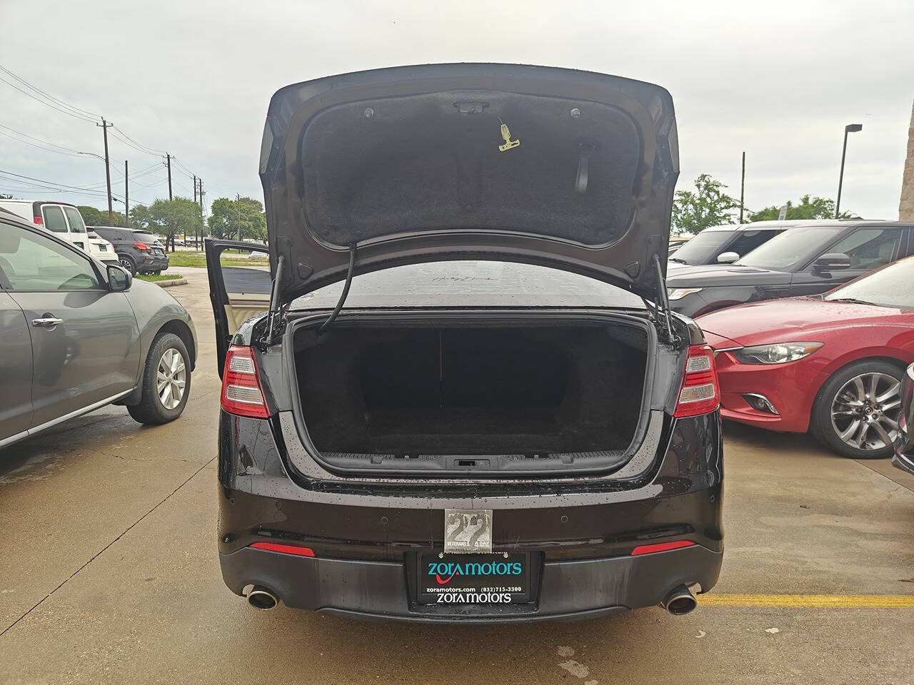 Used 2013 Ford Taurus Limited FWD image 14