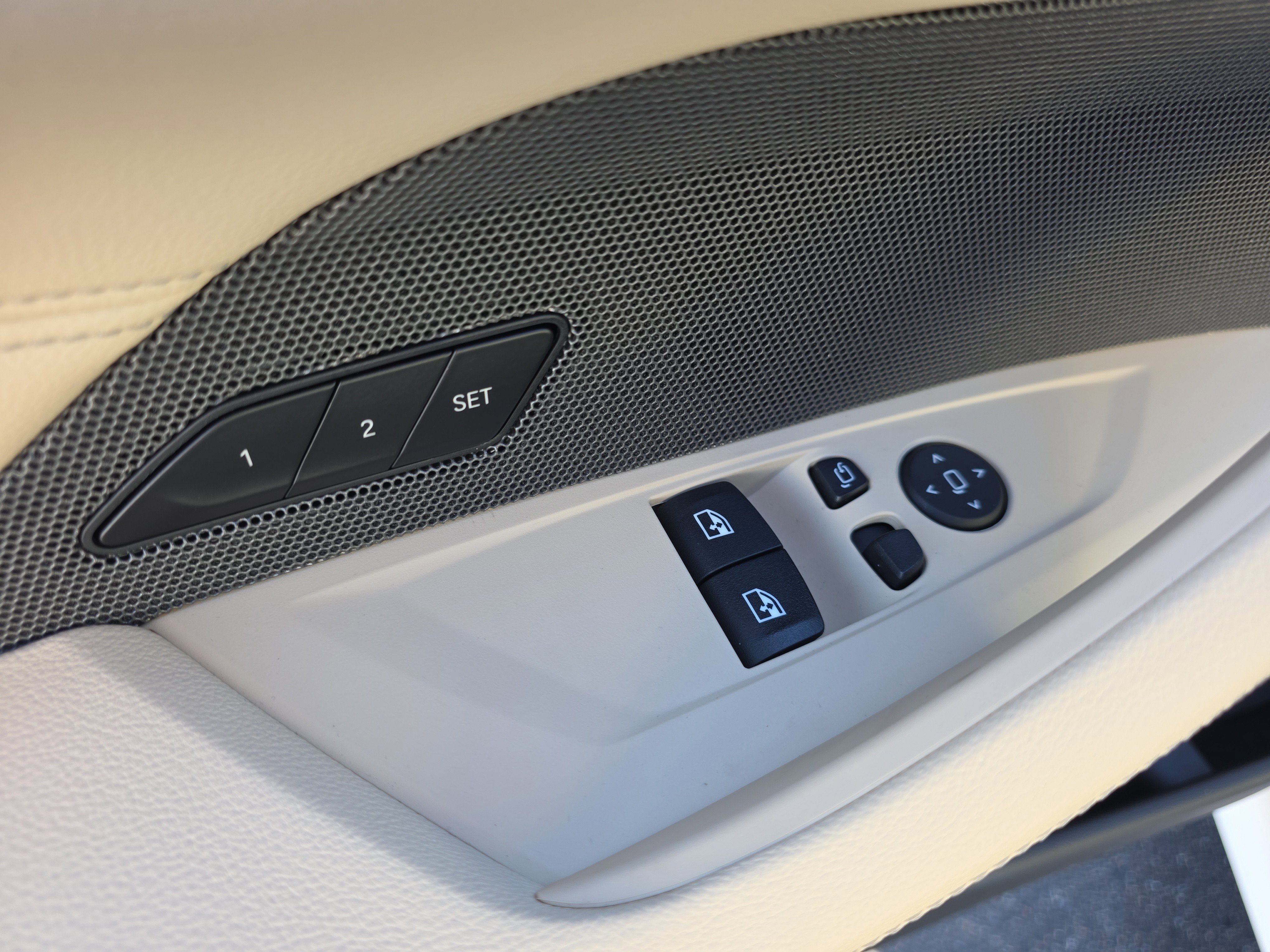 Used 2025 BMW 430i Coupe w/ Premium Package image 14