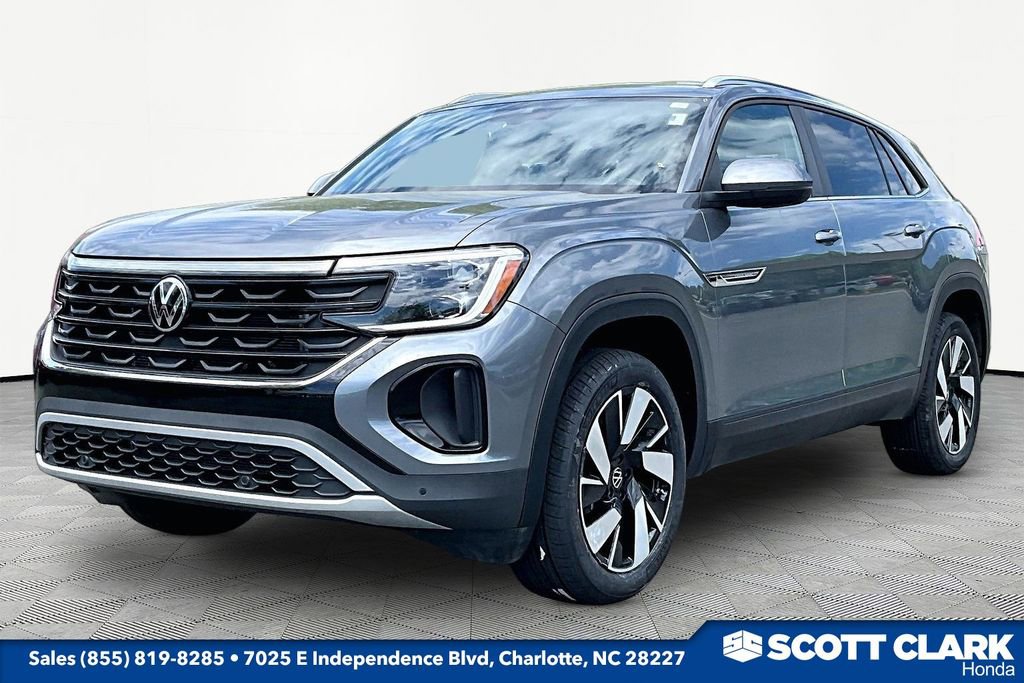 Used 2025 Volkswagen Atlas Cross Sport SE FWD image 3