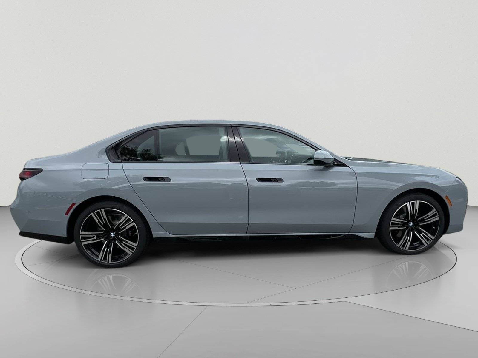 New 2025 BMW 740i xDrive w/ Executive Package AWD/4WD image 6