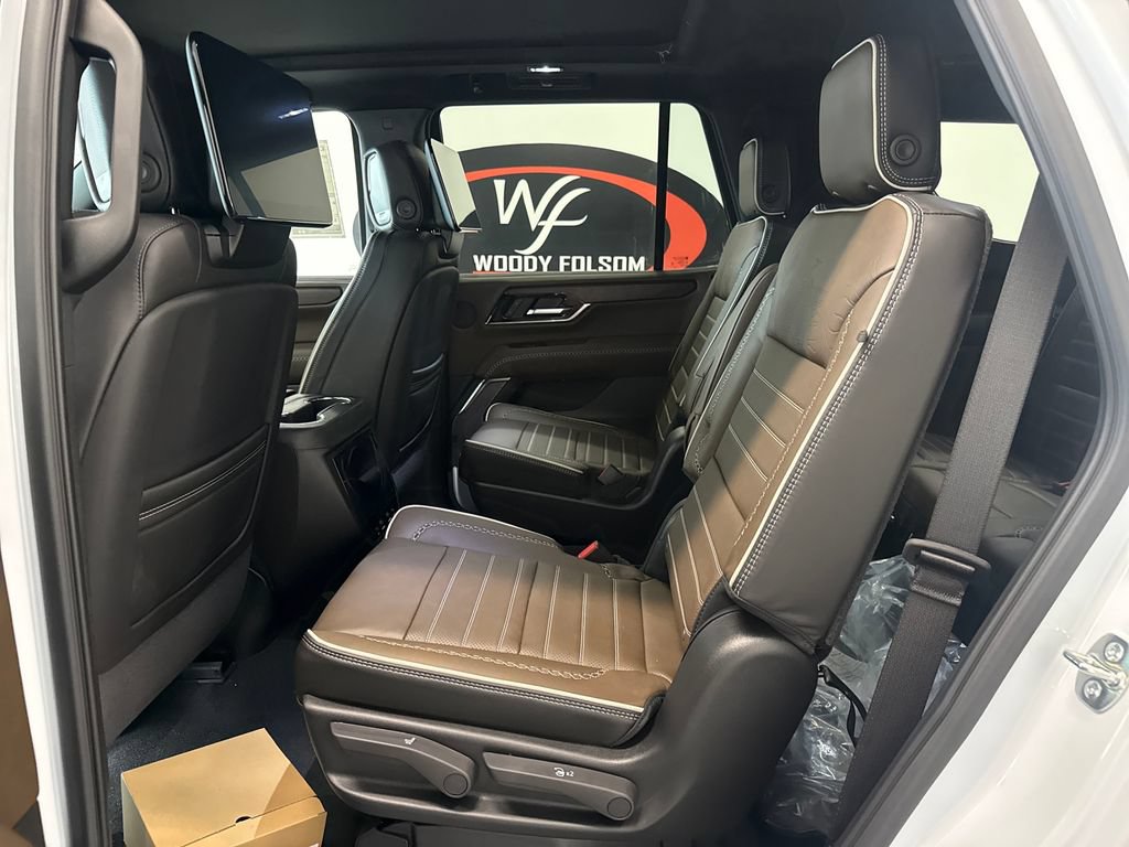 New 2026 GMC Yukon Denali Ultimate AWD/4WD image 16