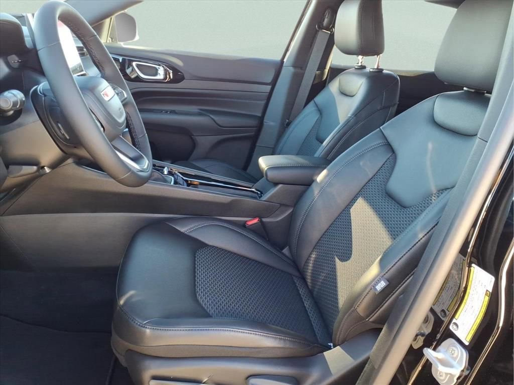 New 2026 Jeep Compass Latitude image 9