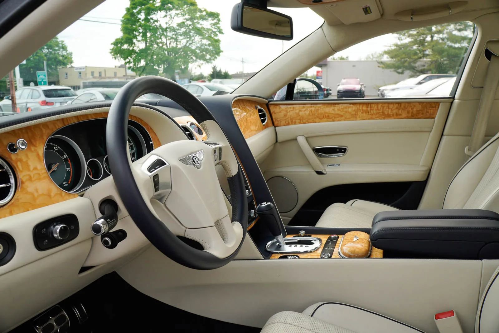Used 2014 Bentley Flying Spur W12 AWD/4WD image 21