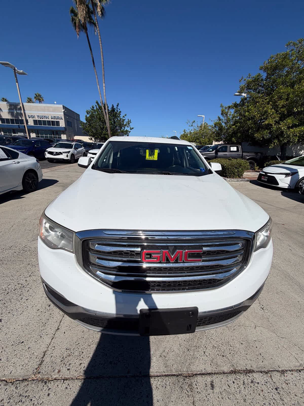 Used 2018 GMC Acadia SLT FWD image 2