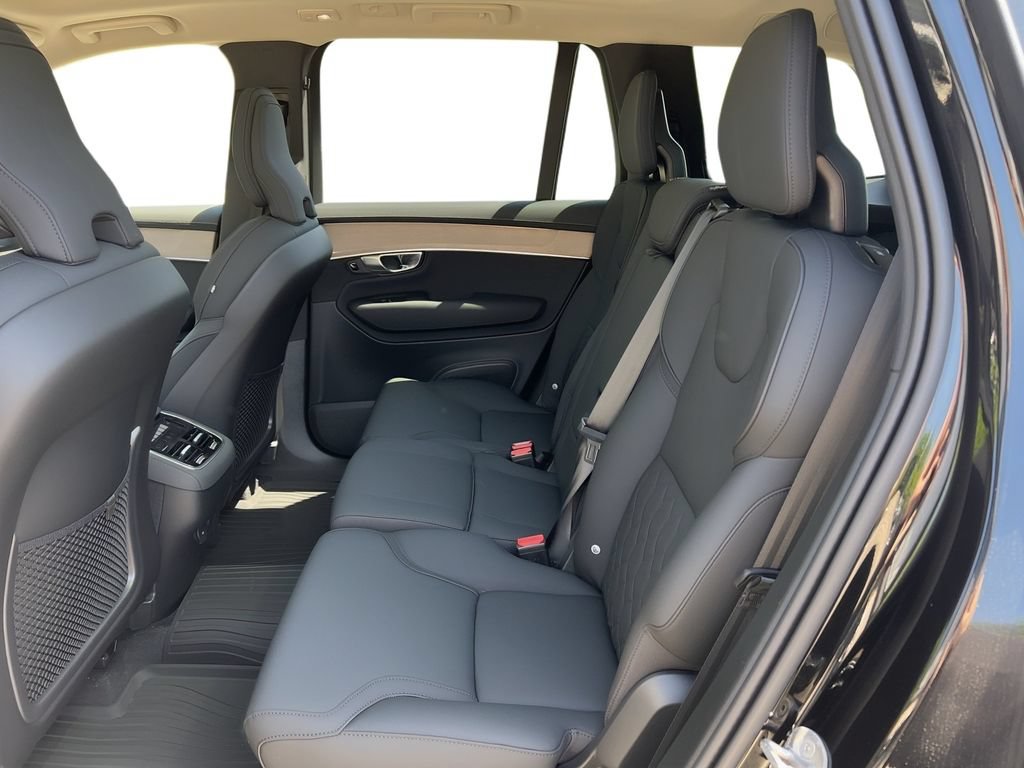 New 2026 Volvo XC90 B6 Plus w/ Protection Package Premier AWD/4WD image 7