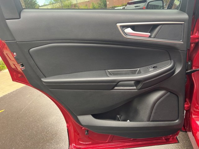 Certified 2024 Ford Edge SEL w/ Convenience Package image 17