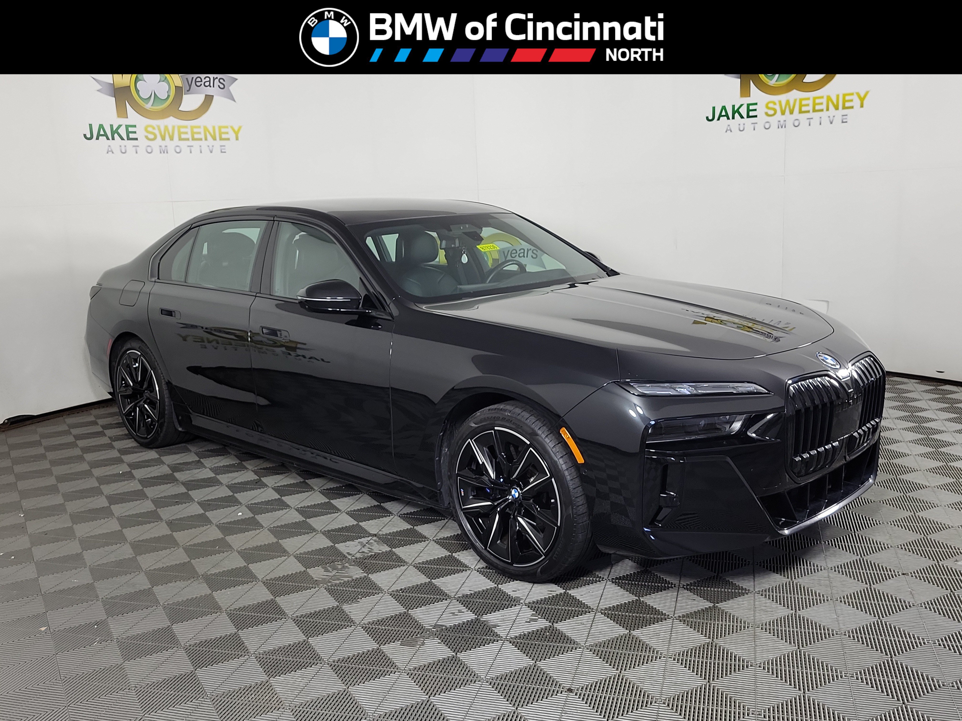 Certified 2024 BMW i7 xDrive60 w/ Executive Package AWD/4WD image 1
