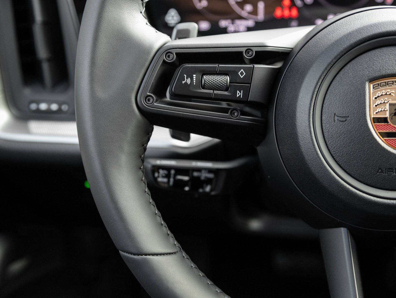 Certified 2026 Porsche Cayenne Coupe image 15