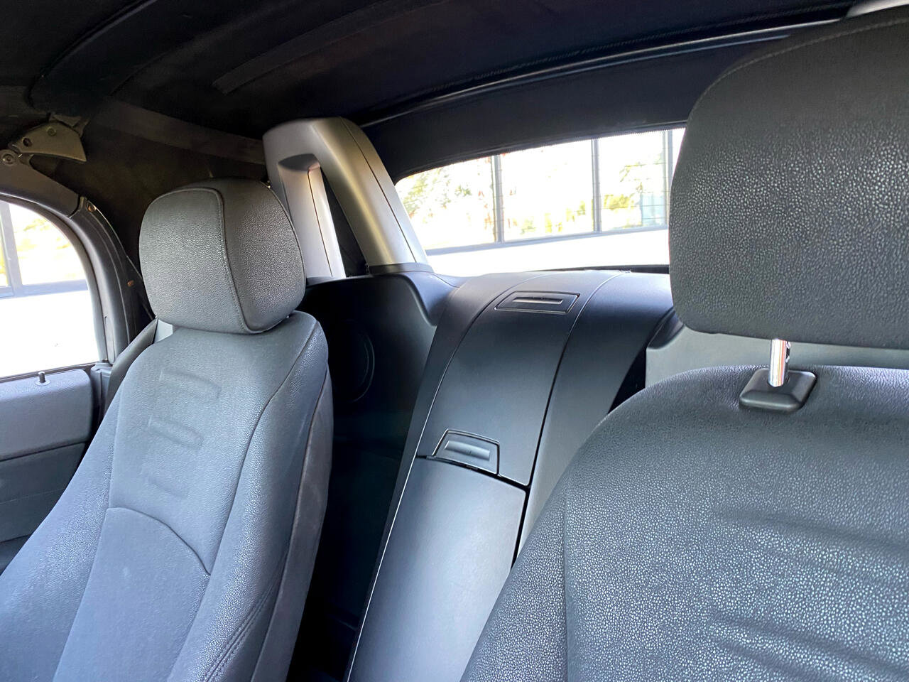 Used 2004 BMW Z4 2.5i image 38