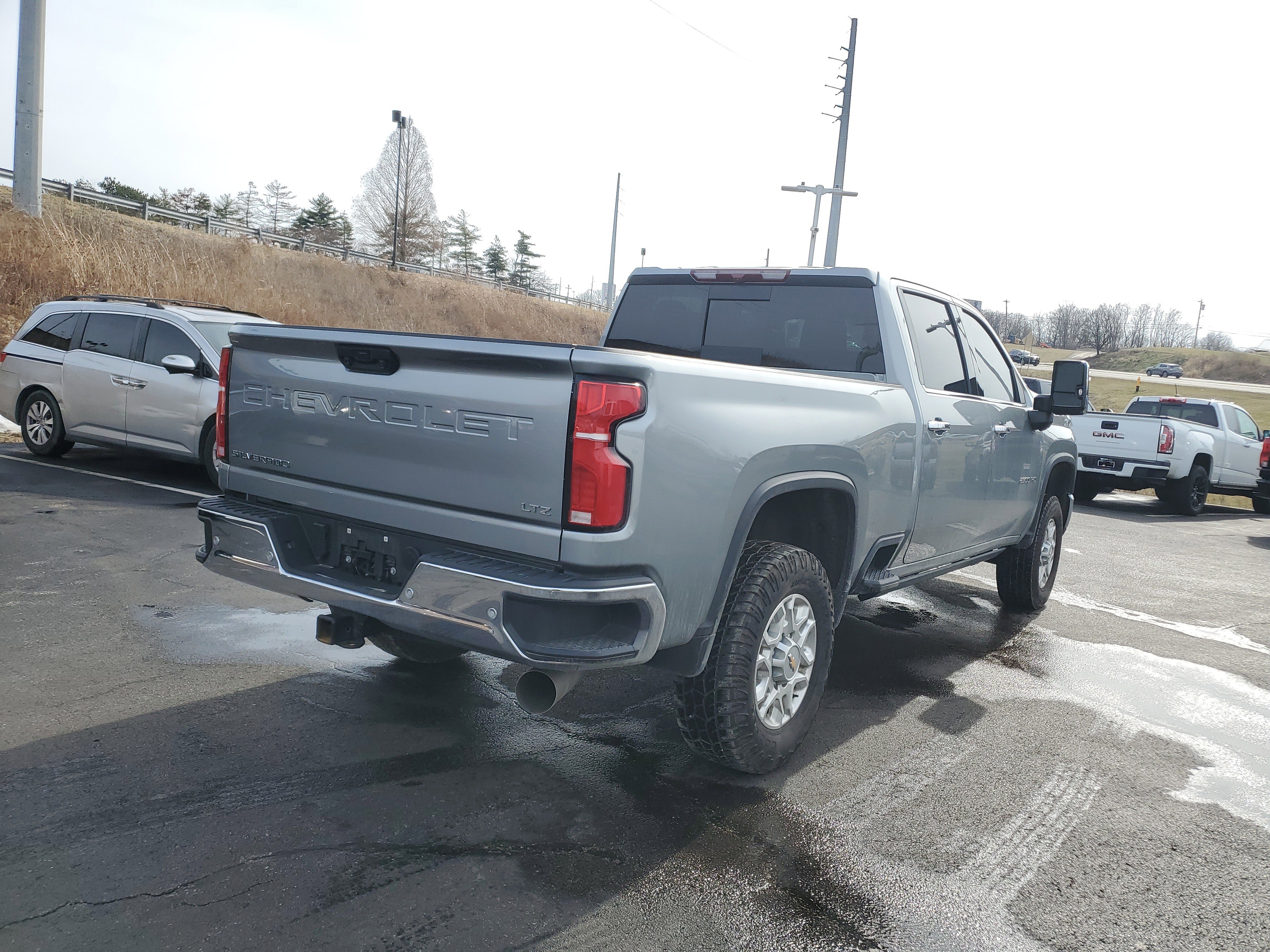 Used 2025 Chevrolet Silverado 2500 LTZ w/ LTZ Plus Package image 4