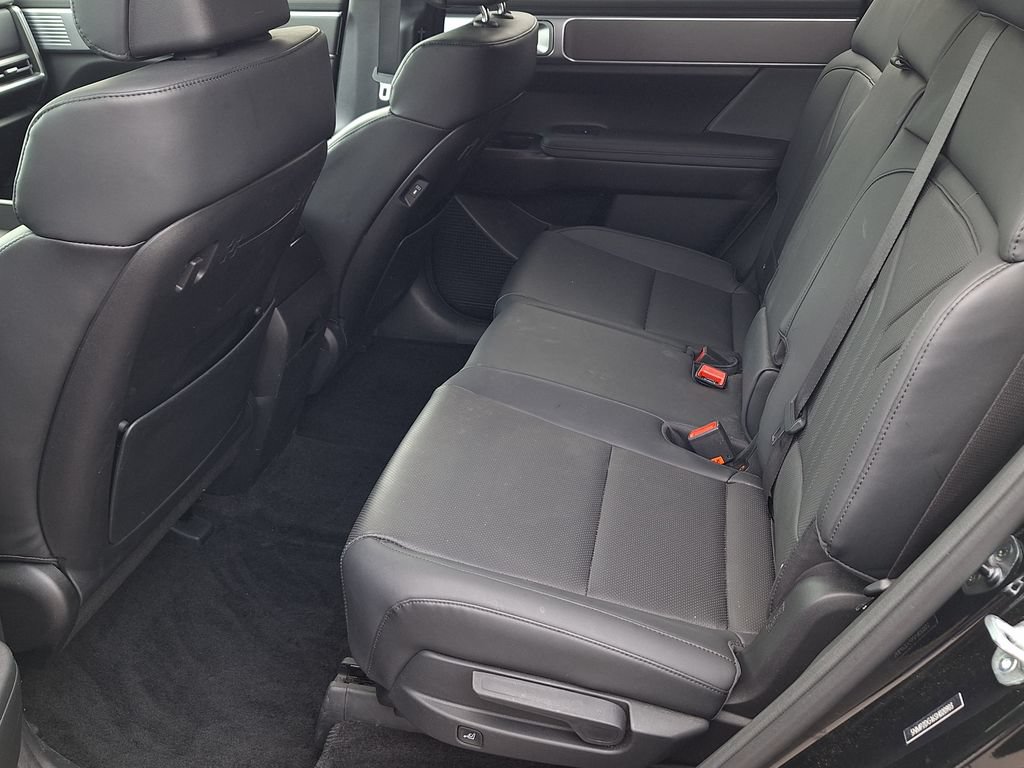 Certified 2025 Hyundai Santa Fe SEL AWD/4WD image 12