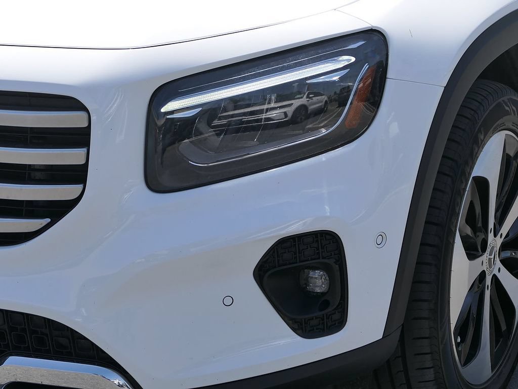 Used 2025 Mercedes-Benz GLB 250 4MATIC image 9