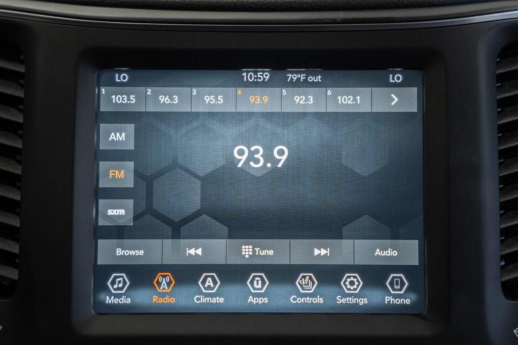 Certified 2022 Jeep Cherokee Latitude Lux w/ Sun & Sound Group AWD/4WD image 21