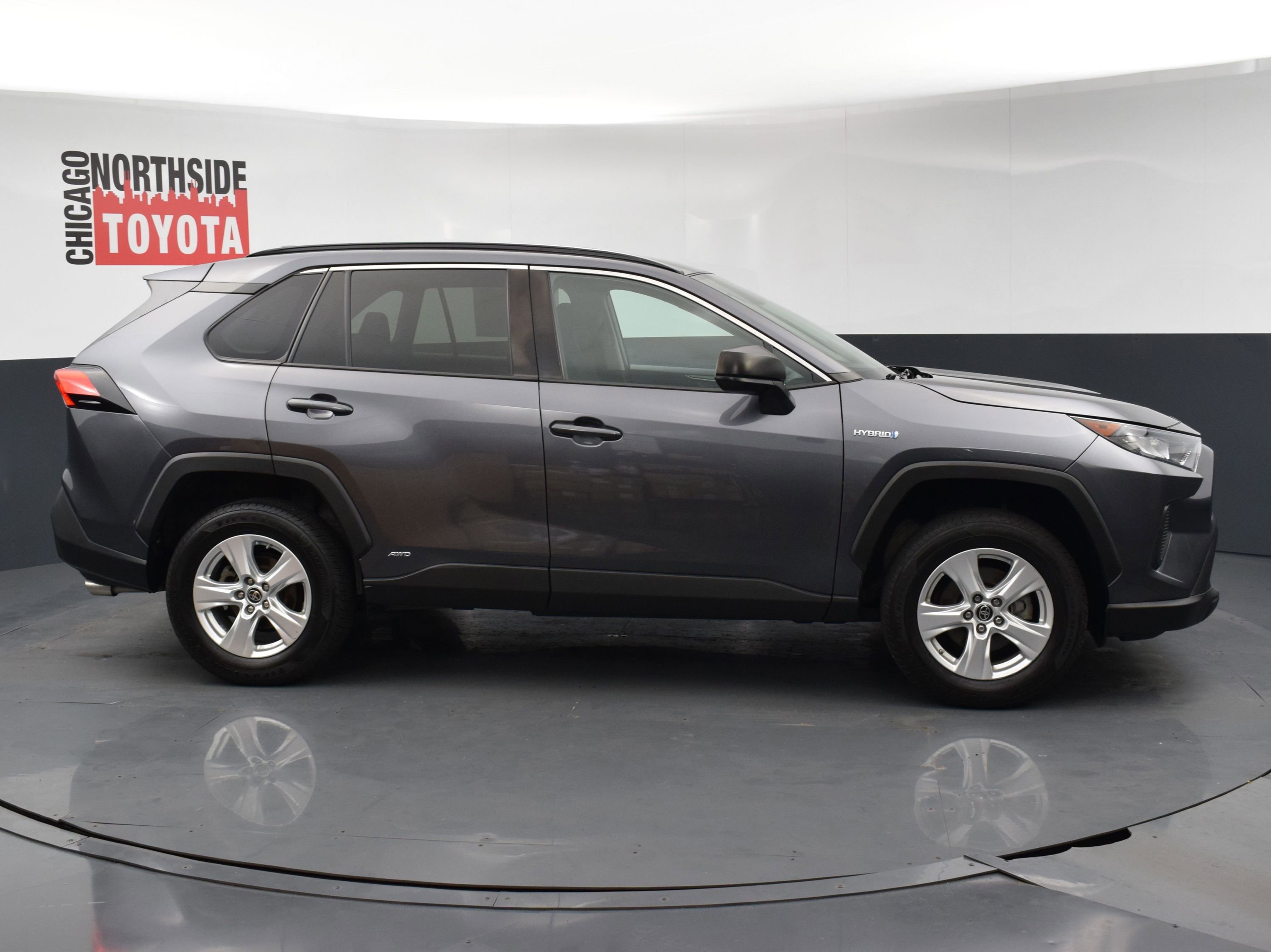 Used 2021 Toyota RAV4 LE AWD/4WD image 5
